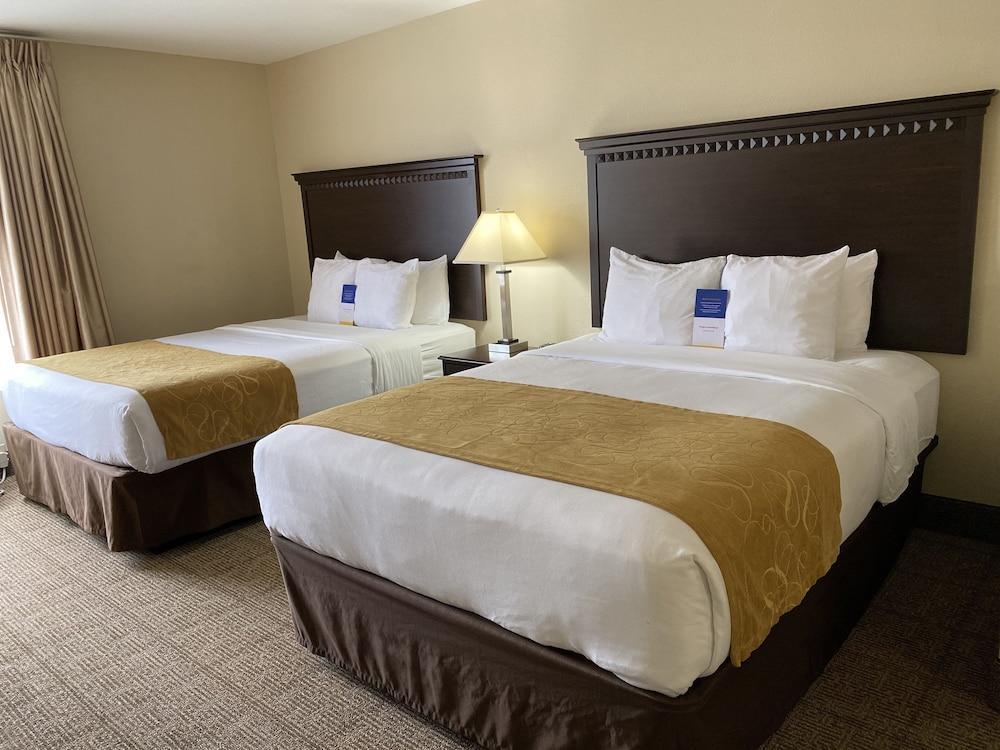 Comfort Hotel Tulare